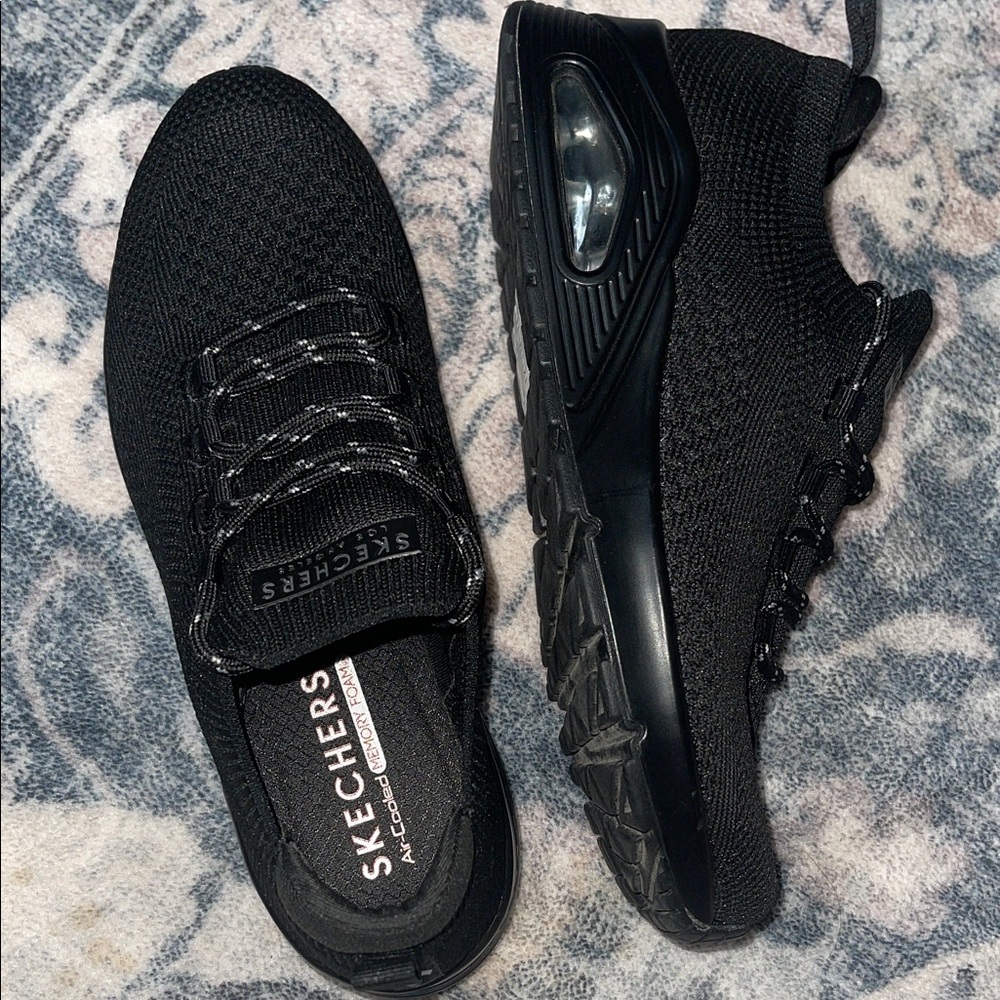 Skechers LA Air Cooled Black Knit Sneakers